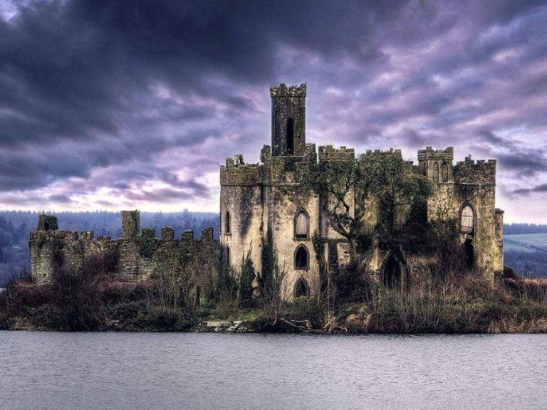 McDermott's Castle, la leyenda de la banshee está ligada a los apellidos escoceces que inician con Mc o con O.