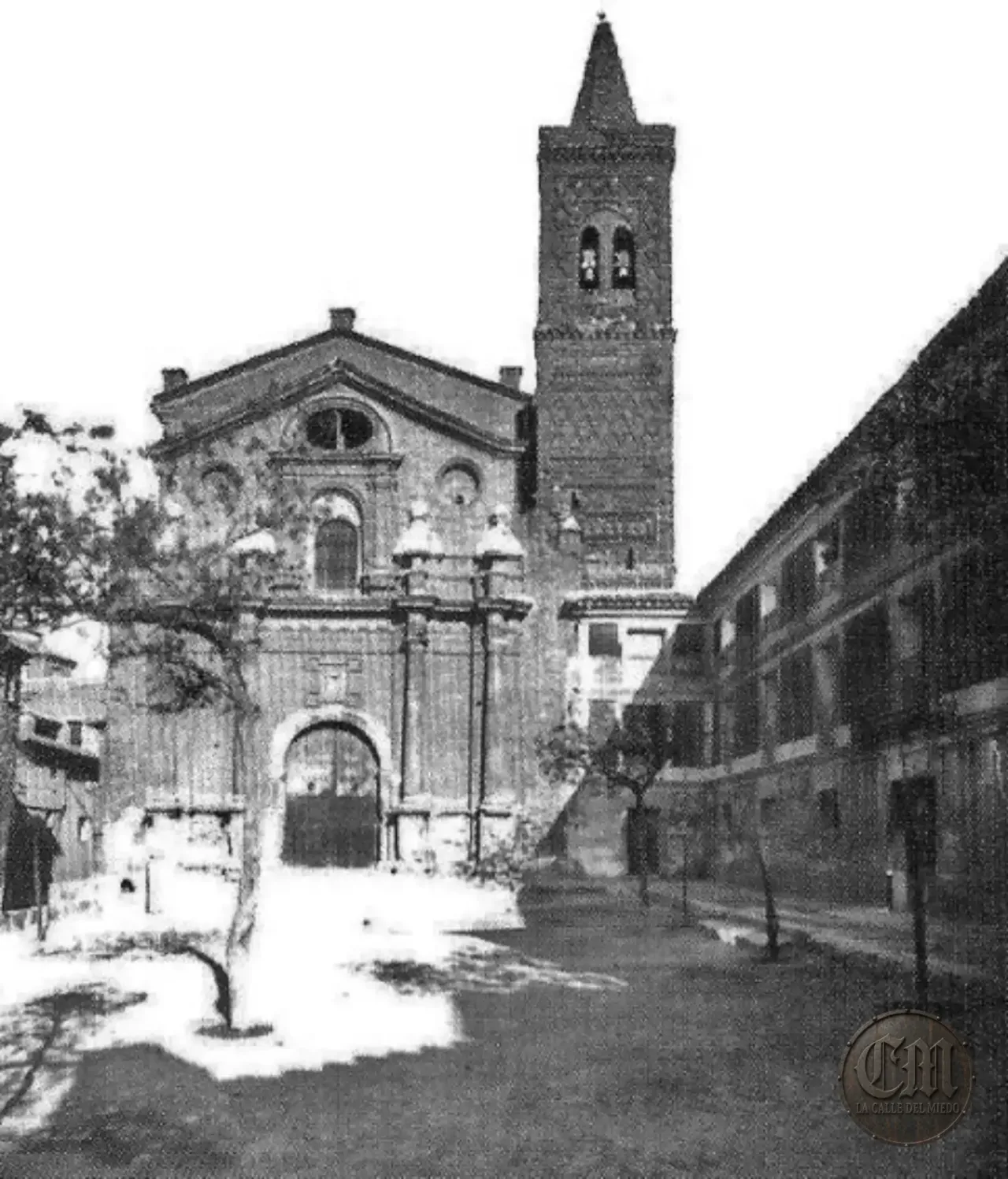 La-iglesia-de-san-Martin-de-Tours-Belchite