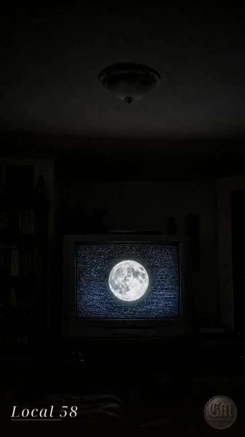 Local 58: No Mires la Luna — El Canal que Transmite el Fin del Mundo | F180826
